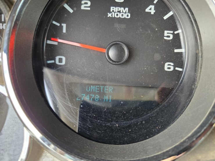 2013-chevrolet-2500hd-image-16
