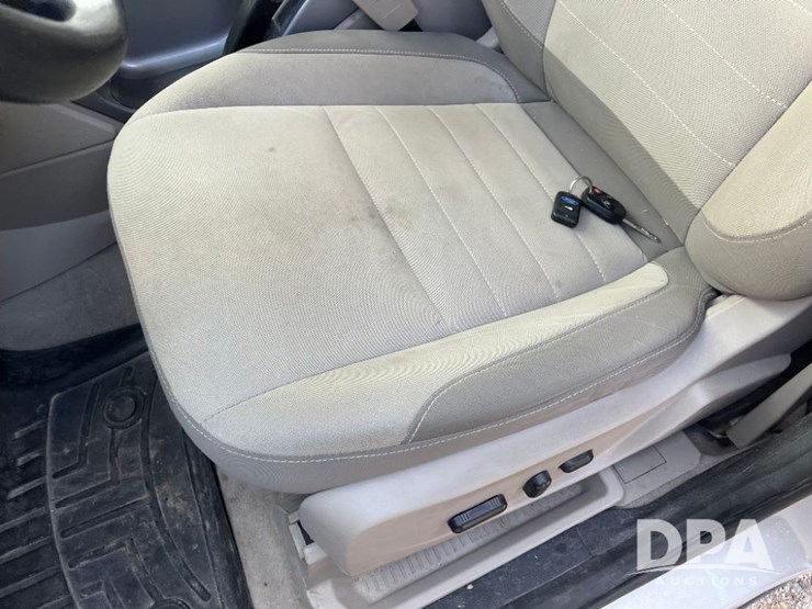 2015-ford-escape-se-image-36