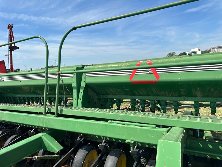 john-deere-750-image-18