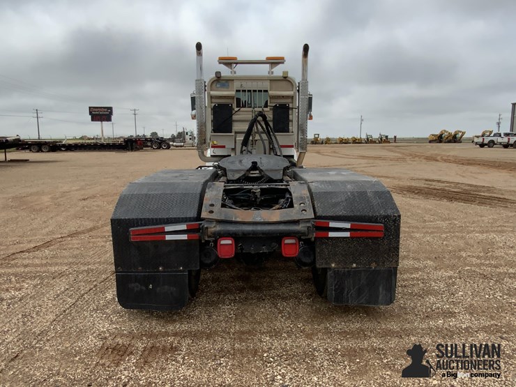 2015-kenworth-w900-image-6