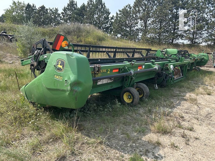 2010-john-deere-640d-image-3
