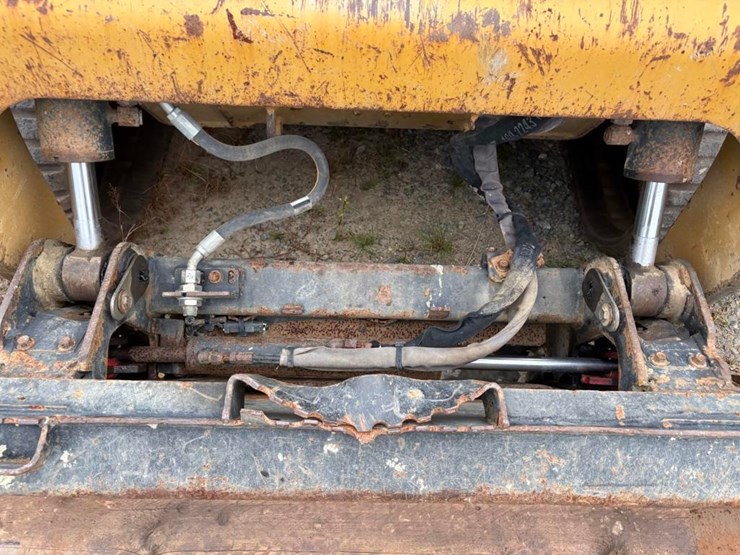 2020-caterpillar-299d3-image-26
