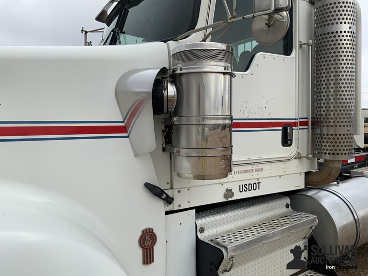 2003-kenworth-w900-image-12