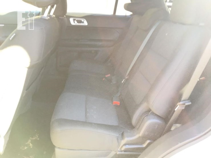 2013-ford-explorer-xlt-image-11