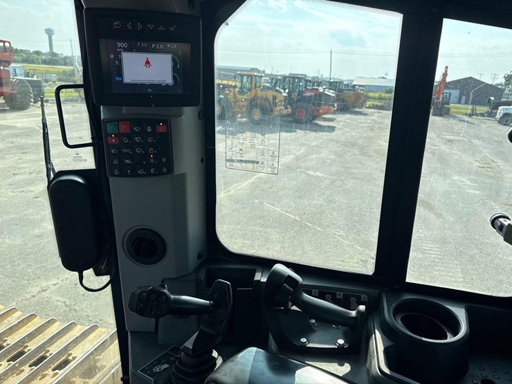 2020-deere-850l-lgp-image-23