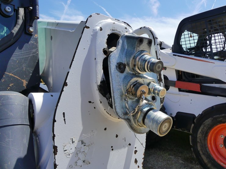 2012-bobcat-t870-image-10