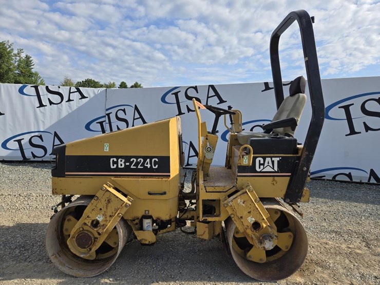 caterpillar-cb-224c-image-2