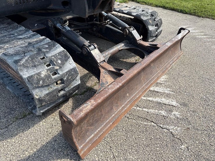 2017-bobcat-e85-image-10