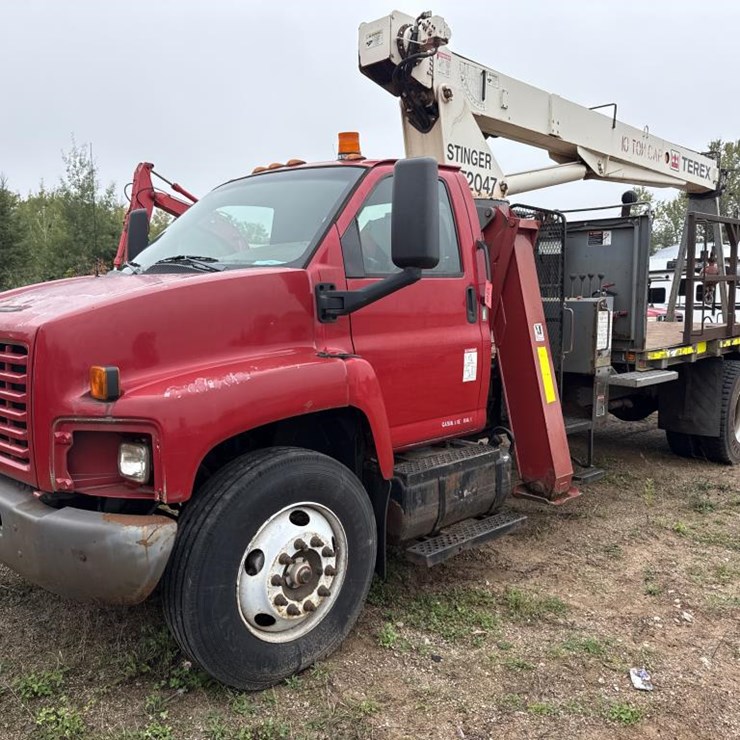 #1216 • 2007 Chevrolet Crane Truck