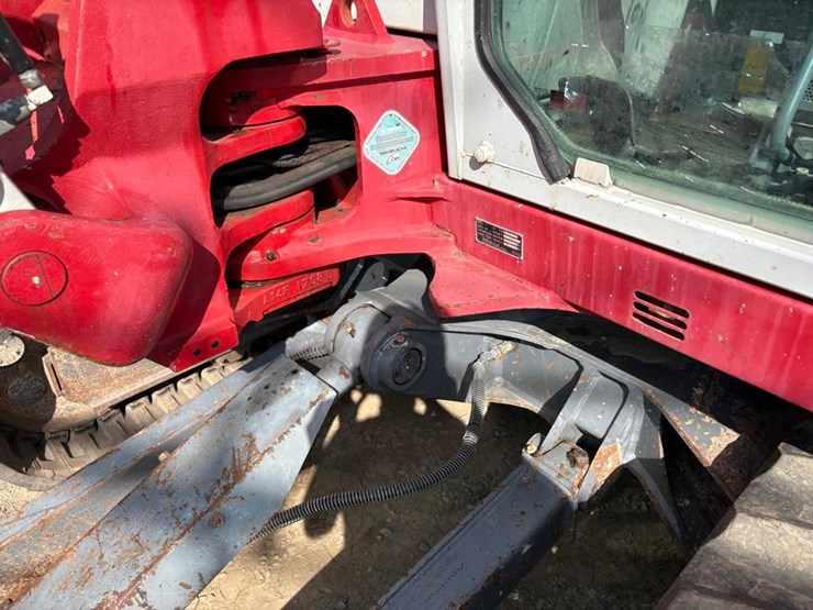 2019-takeuchi-tb290-image-11