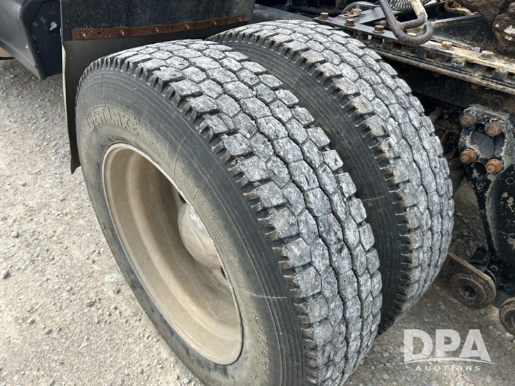 1999-kenworth-t600-image-16