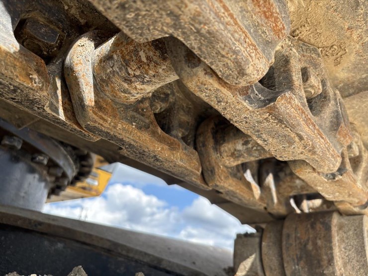 2014-deere-380g-lc-image-47