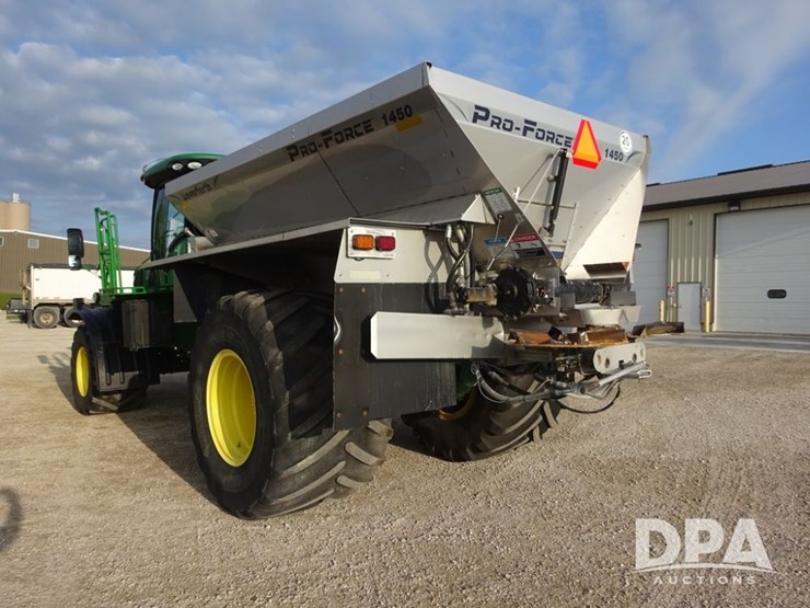 2019-john-deere-f4365-image-26