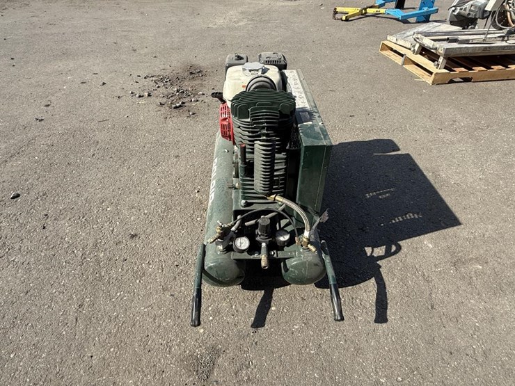 #2121-•-rolair-portable-gas-air-compressor-image-4