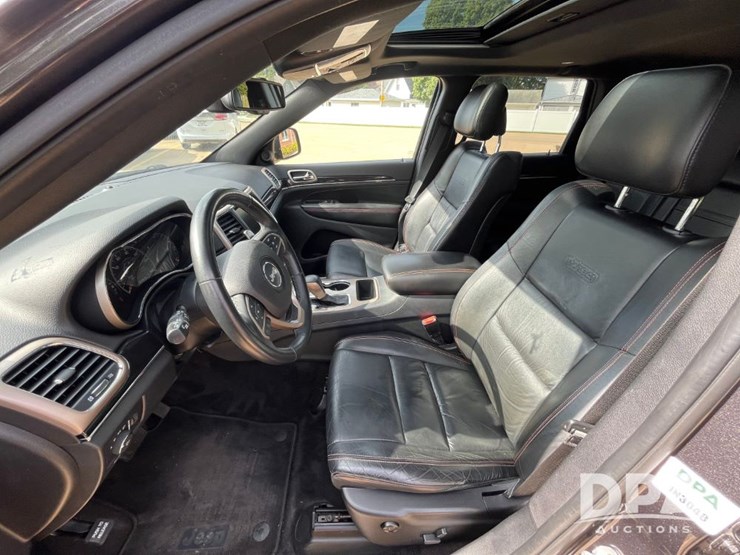 2016-jeep-grand-cherokee-image-39