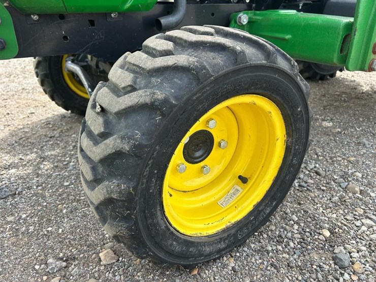 2020-john-deere-1023e-image-13
