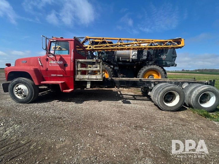 1992-ford-l8000-image-2