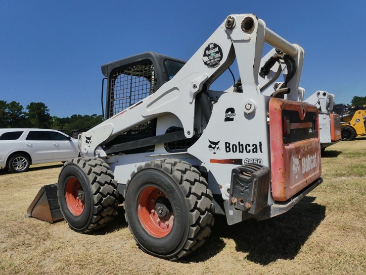 2012-bobcat-s850-image-4