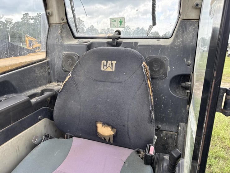 caterpillar-th407c-image-38