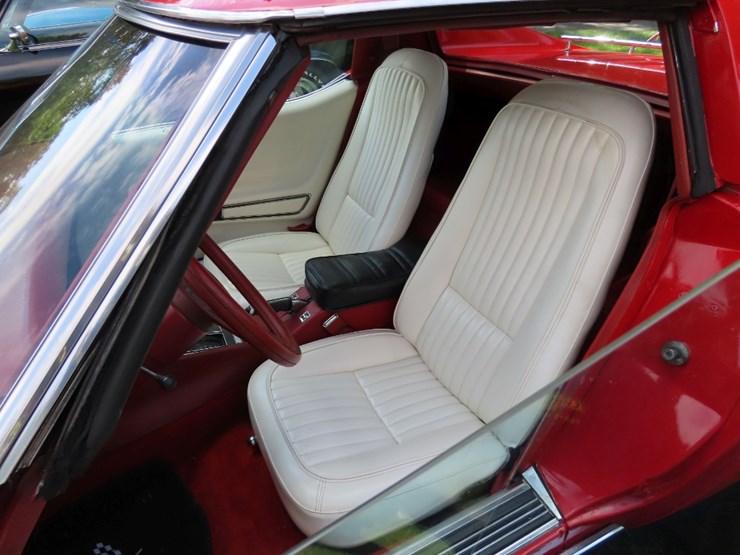 1976-chevrolet-corvette-stingray-image-14