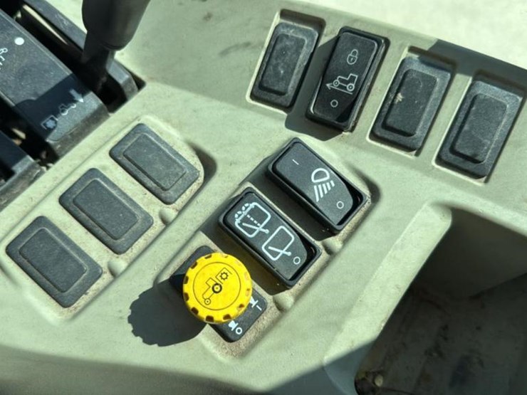 2007-john-deere-3520-image-48