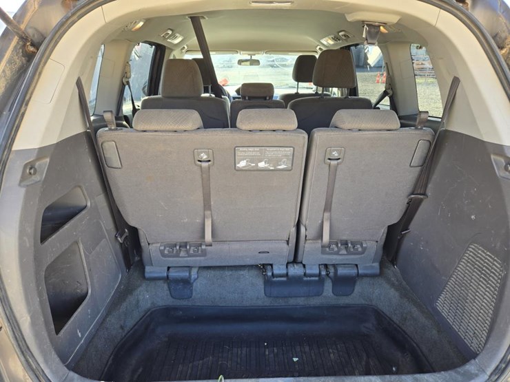 2014-honda-odyssey-image-24