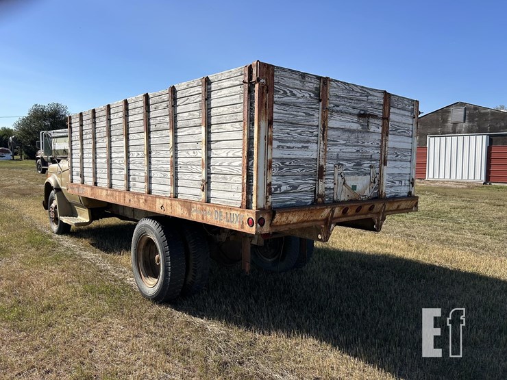 1970-gmc-5500-image-8