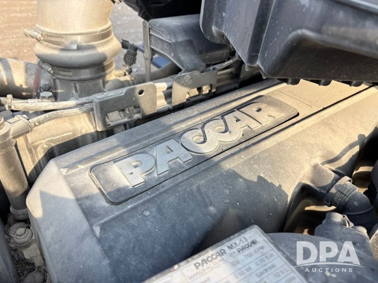 2015-peterbilt-579-image-66