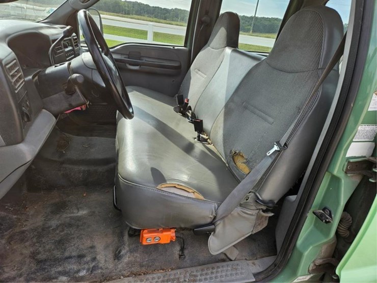 2004-ford-f350-image-35