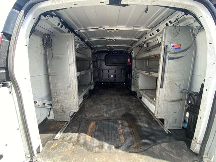 2019-chevrolet-express-2500-image-22