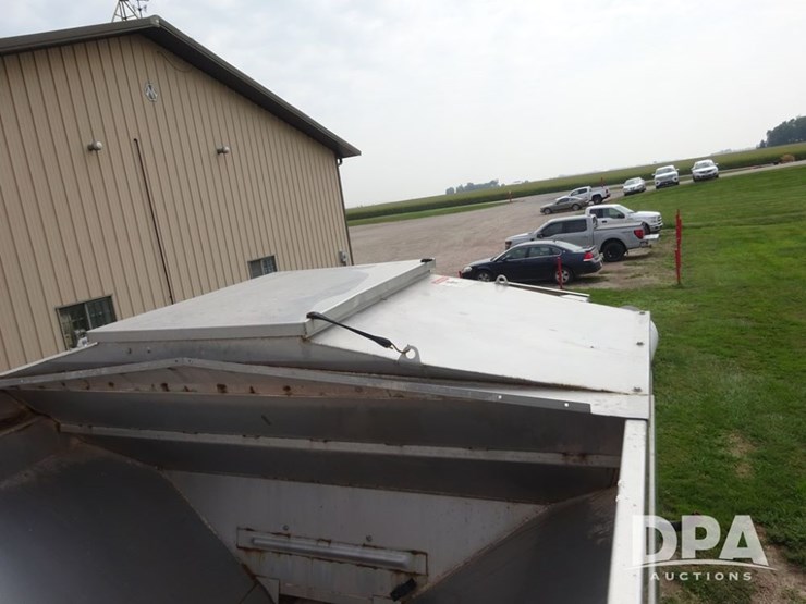 2019-john-deere-f4365-image-92