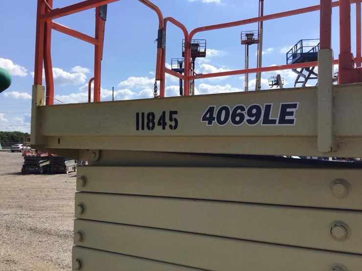 2002-jlg-4069le-image-16