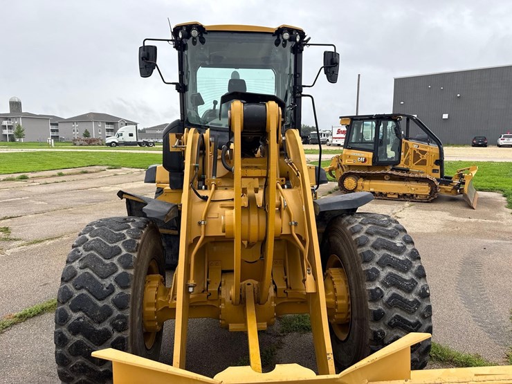 2016-caterpillar-938m-image-8