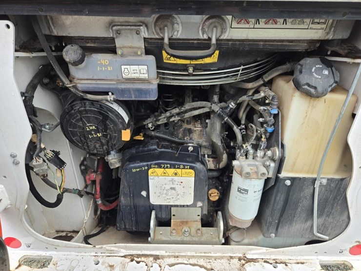2021-bobcat-s76-image-33