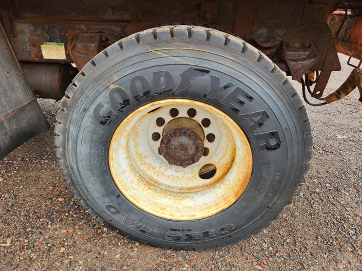 #1648-•-sterling-single-axle-patrol-truck-image-80
