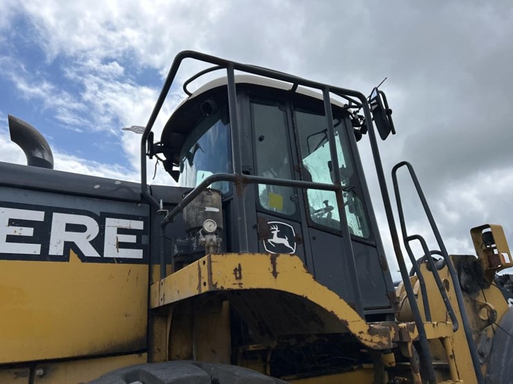 2014-deere-824k-image-61
