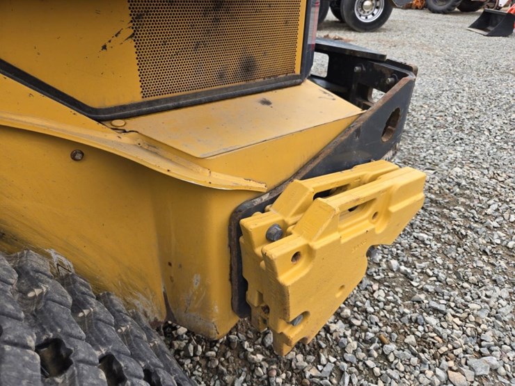 2022-deere-333g-image-25