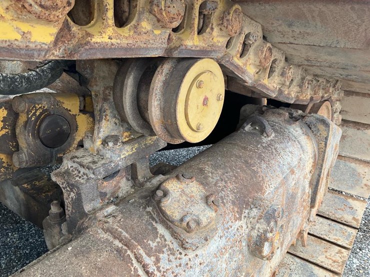 2012-caterpillar-d6t-lgp-image-25