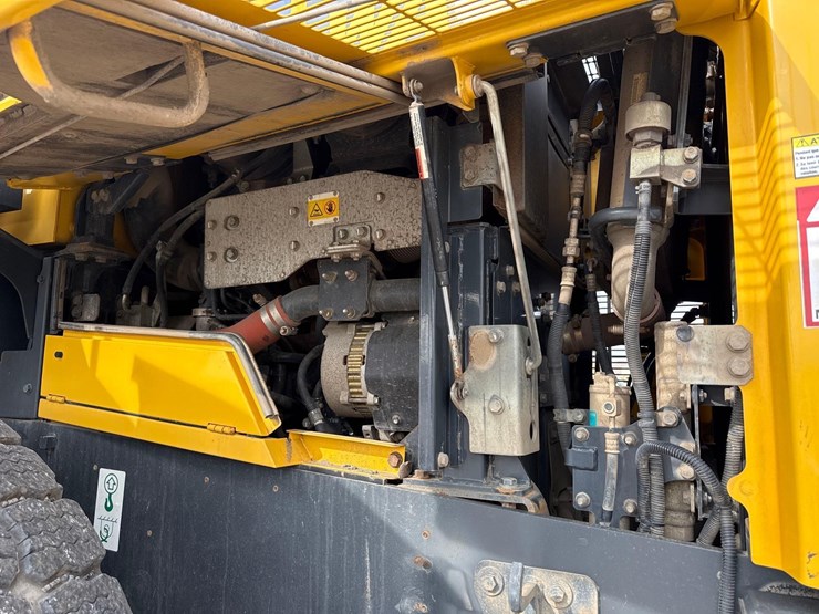 2021-komatsu-wa380-8-image-13