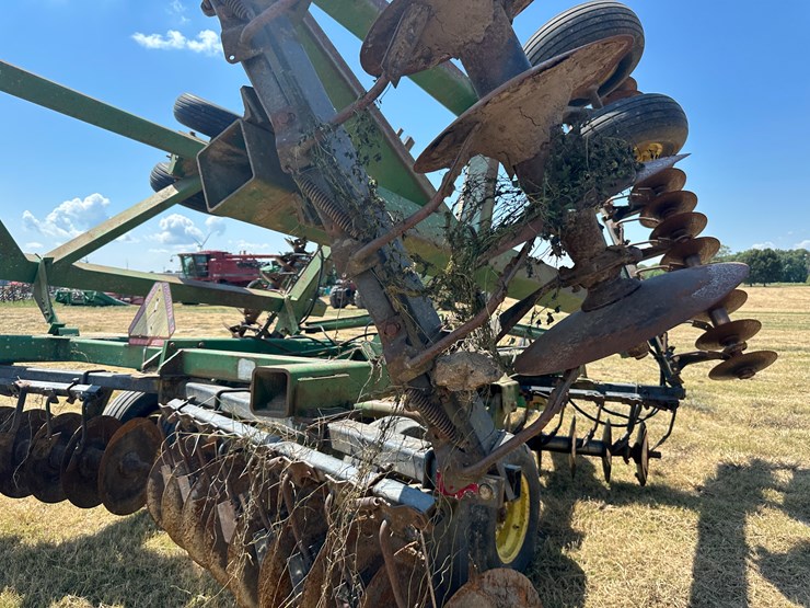 john-deere-34-image-12
