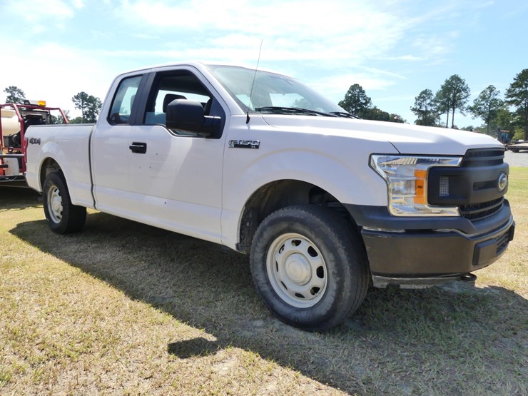 2019-ford-f150-xl-image-2