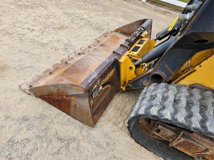deere-331g-image-10