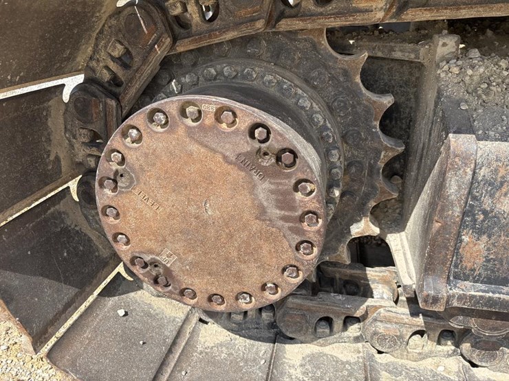 2014-deere-380g-lc-image-44