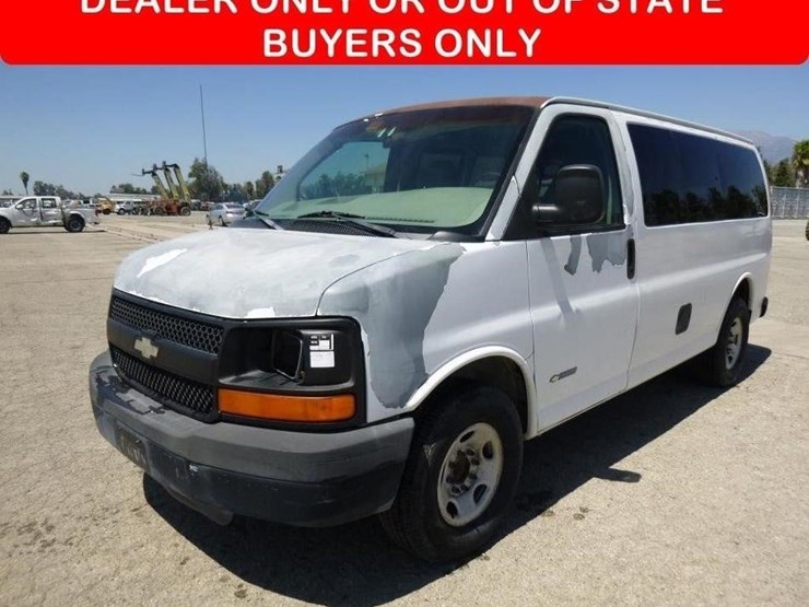 2003-chevrolet-express-2500-image-1
