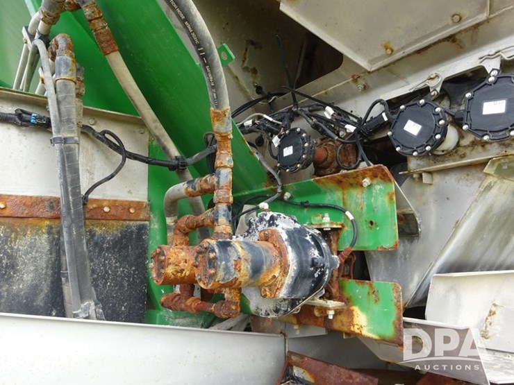 2019-john-deere-f4365-image-79