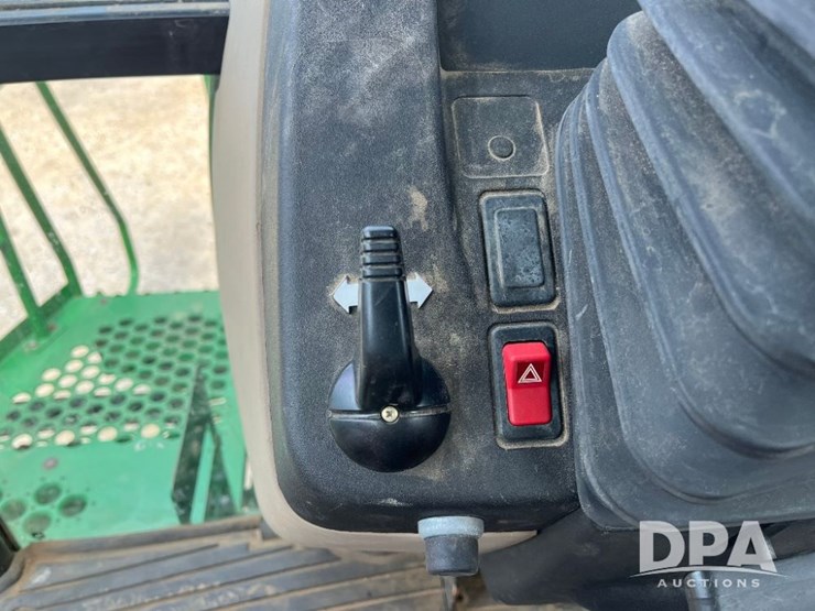 2012-john-deere-4630-image-35