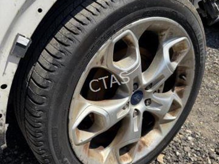 2013-ford-escape-titanium-image-8