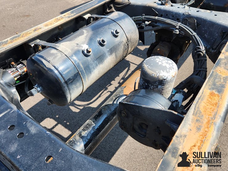 2016-kenworth-t880-image-14