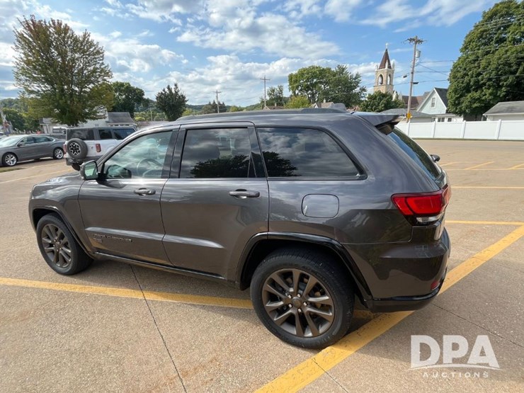 2016-jeep-grand-cherokee-image-9