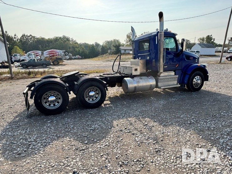 2019-peterbilt-567-image-9